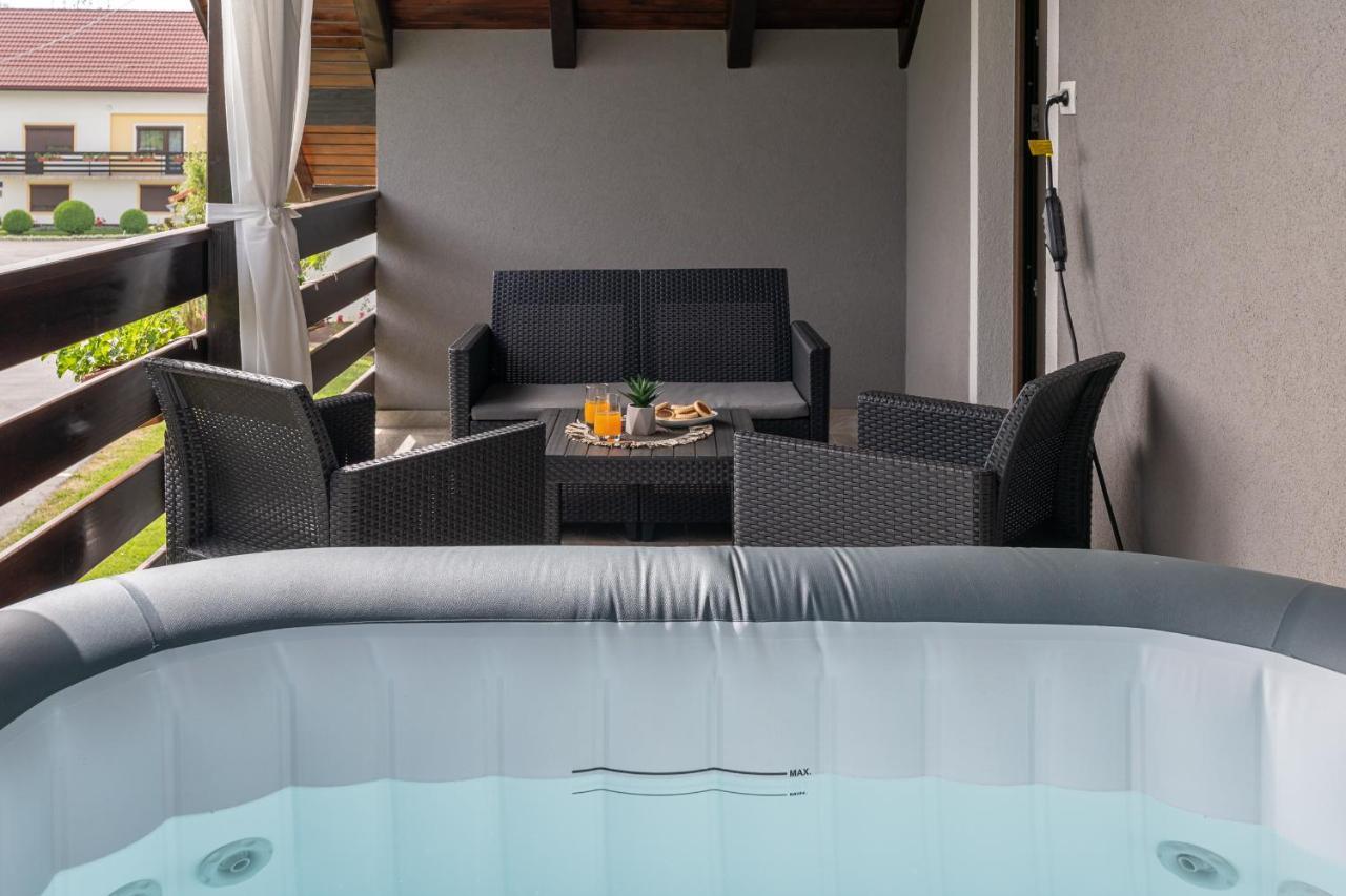 Deluxe Apartment With Jacuzzi - Patar Rakovica Exterior photo
