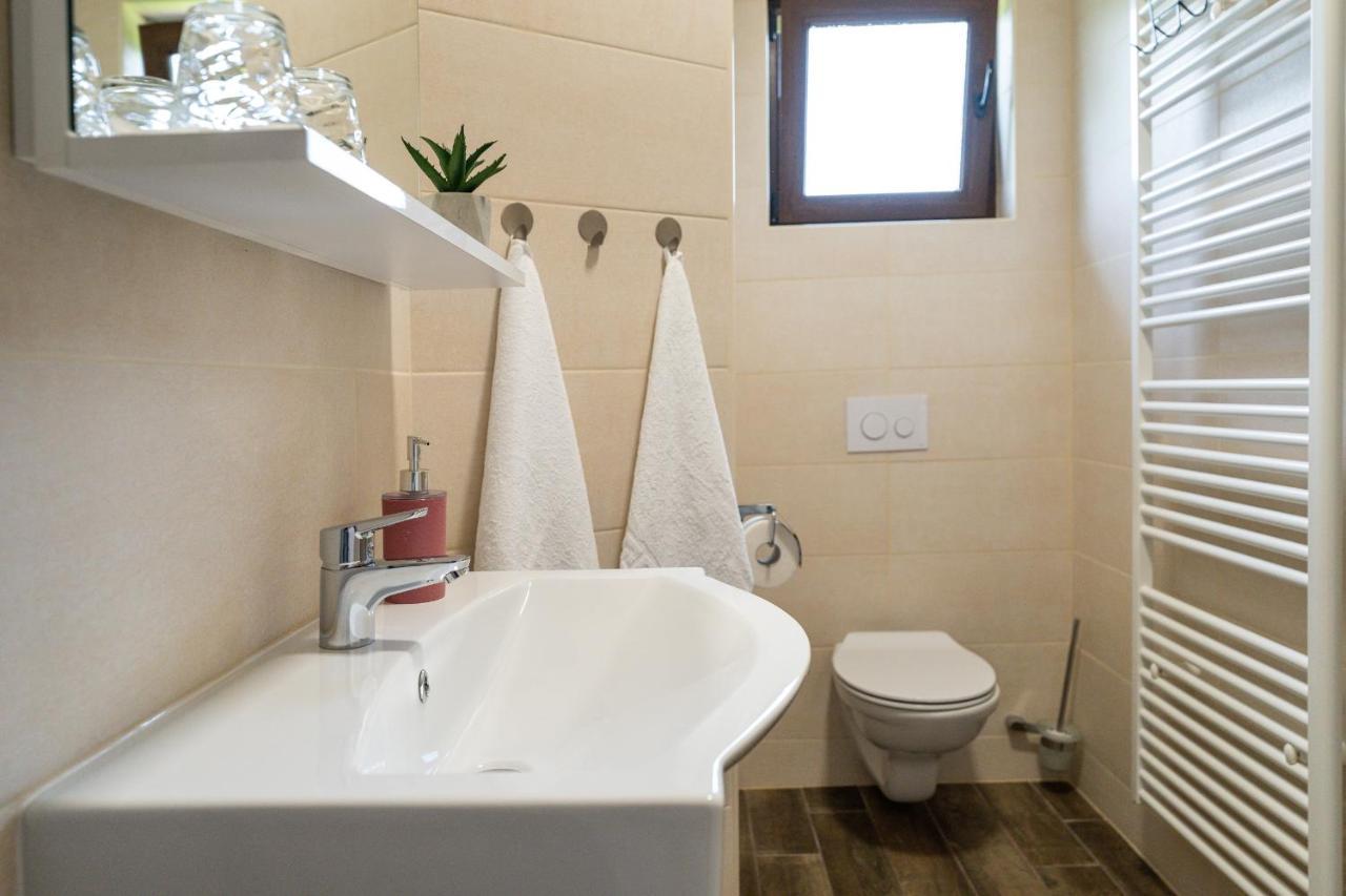 Deluxe Apartment With Jacuzzi - Patar Rakovica Exterior photo